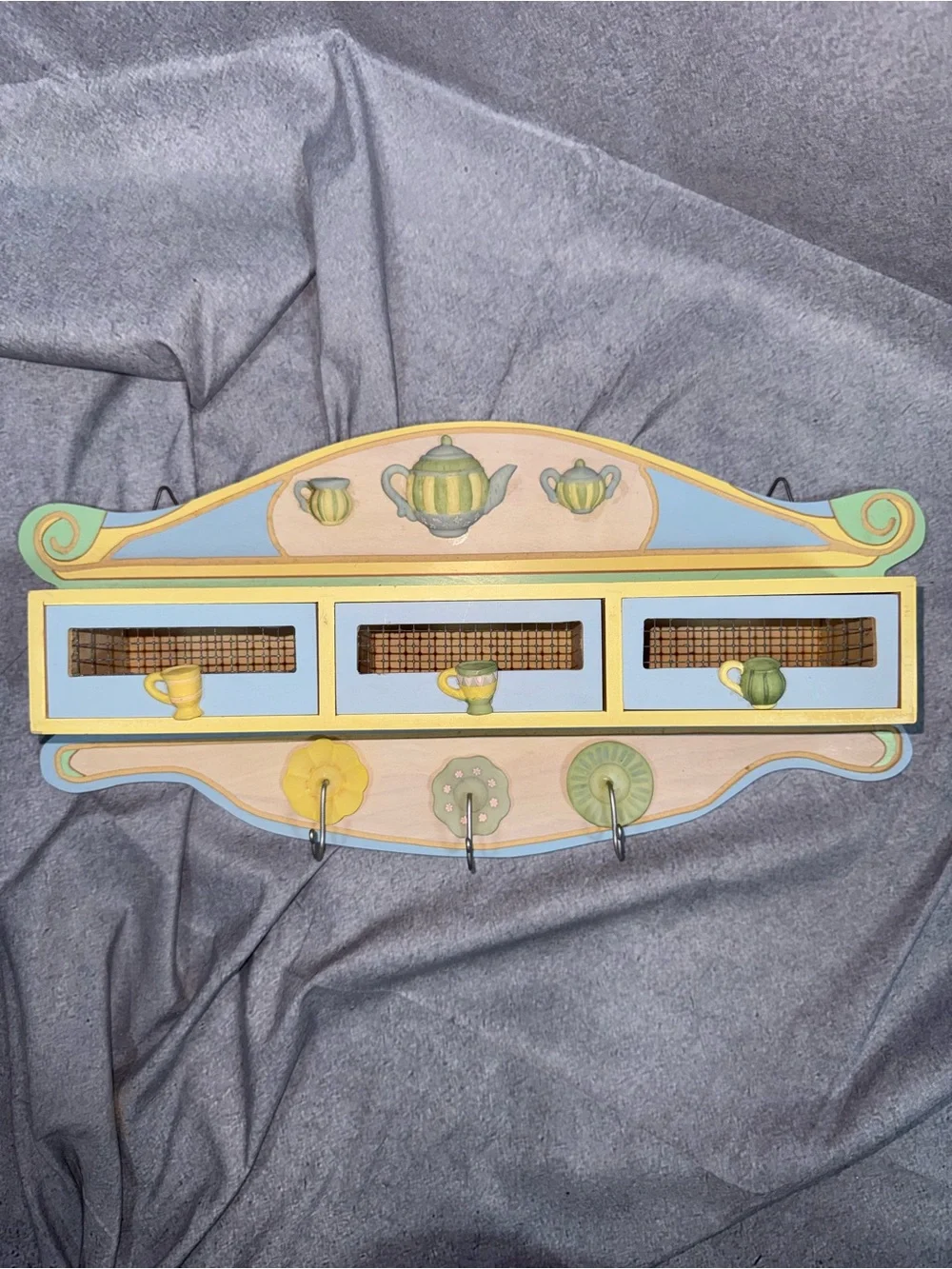 Decorative Teapot Wall Hook Rack in Pastel Yellow and Blue